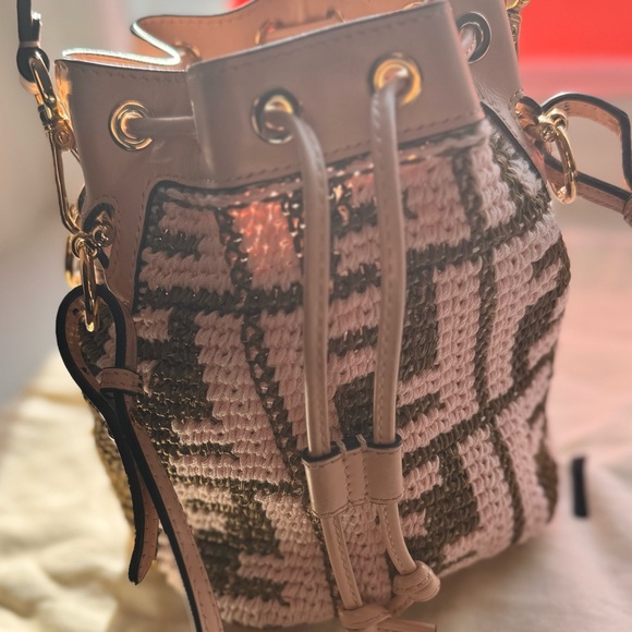 FENDI Raffia Vitello Crochet Mini Mon Tresor Bucket Bag Natural Light Rose - Picture 8 of 10